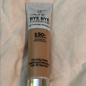 it BYE BYE Foundation SPF 50 LIGHT